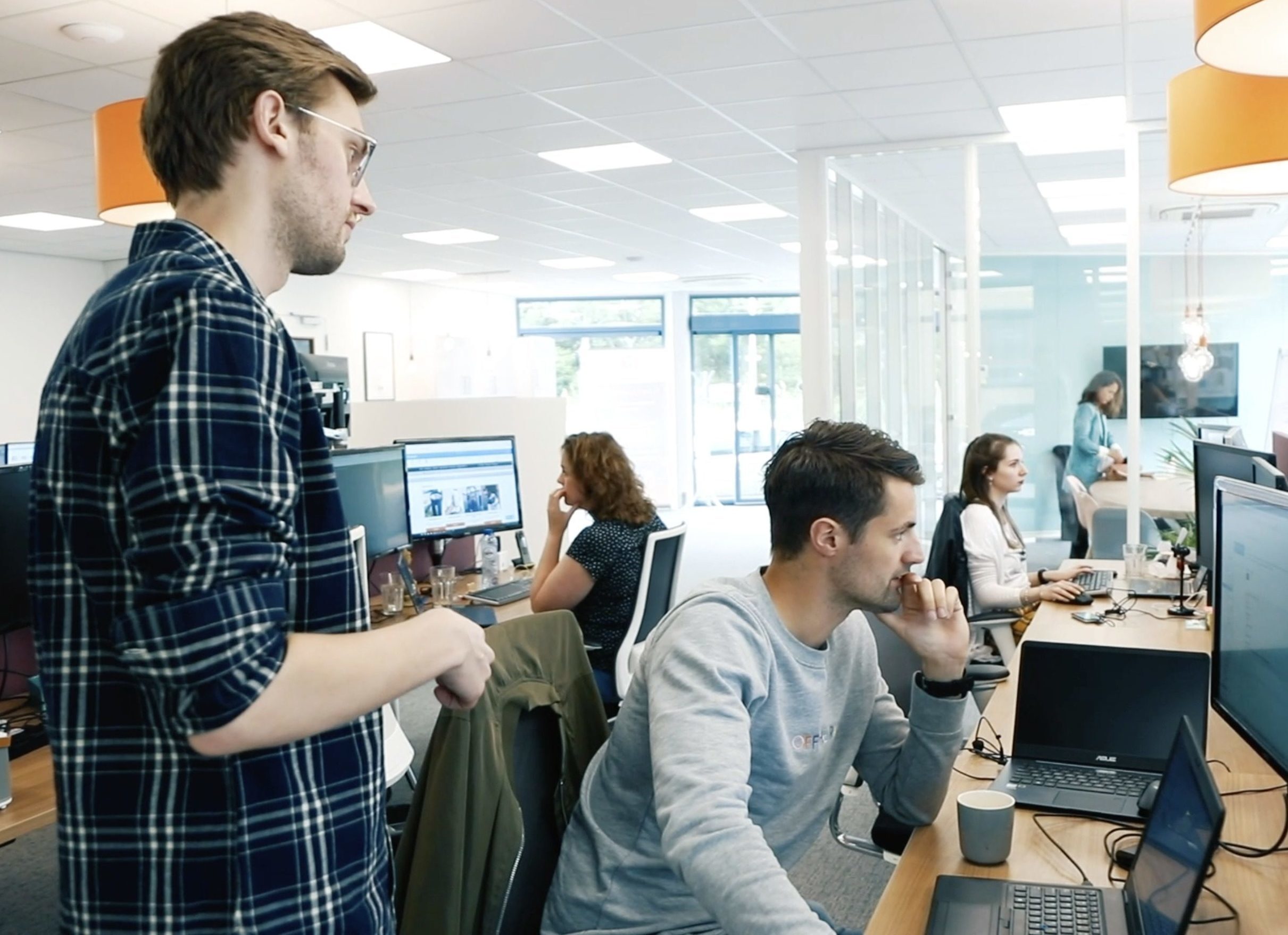 Header medior content manager